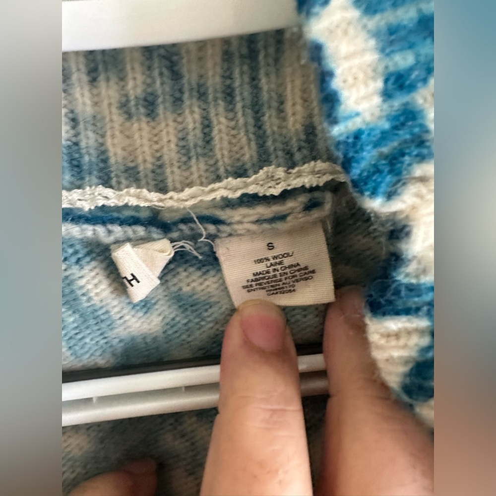 Moth for Anthropologie 100% wool bolero sweater in a blue and white knit pattern - Picture 3 of 10